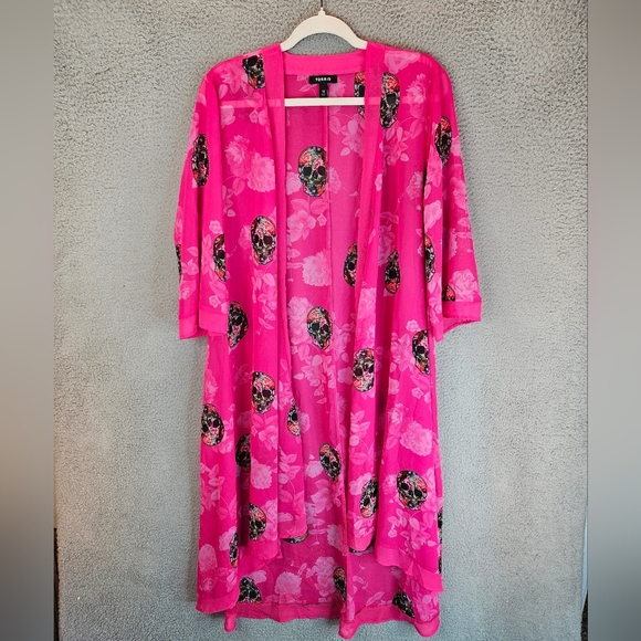 Torrid Womens Kimono Sz 00=M 10 Pink With Flowered Skulls Open Front Hi Lo hem - Picture 2 of 12